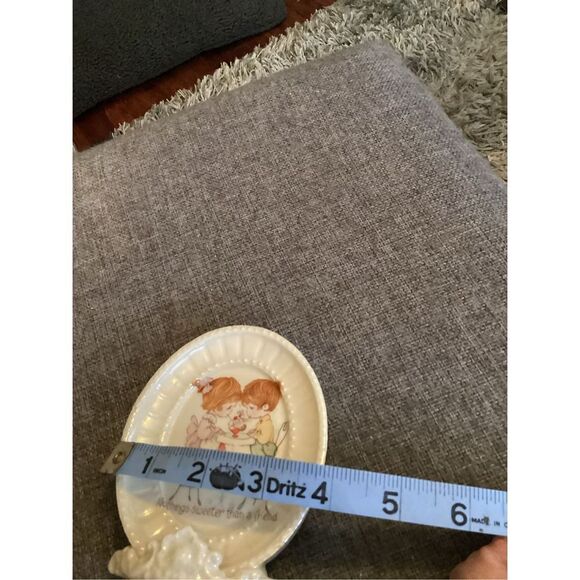 Vintage Precious Moments “Nothing Sweater Than A Friend” Porcelain - Picture 3 of 3